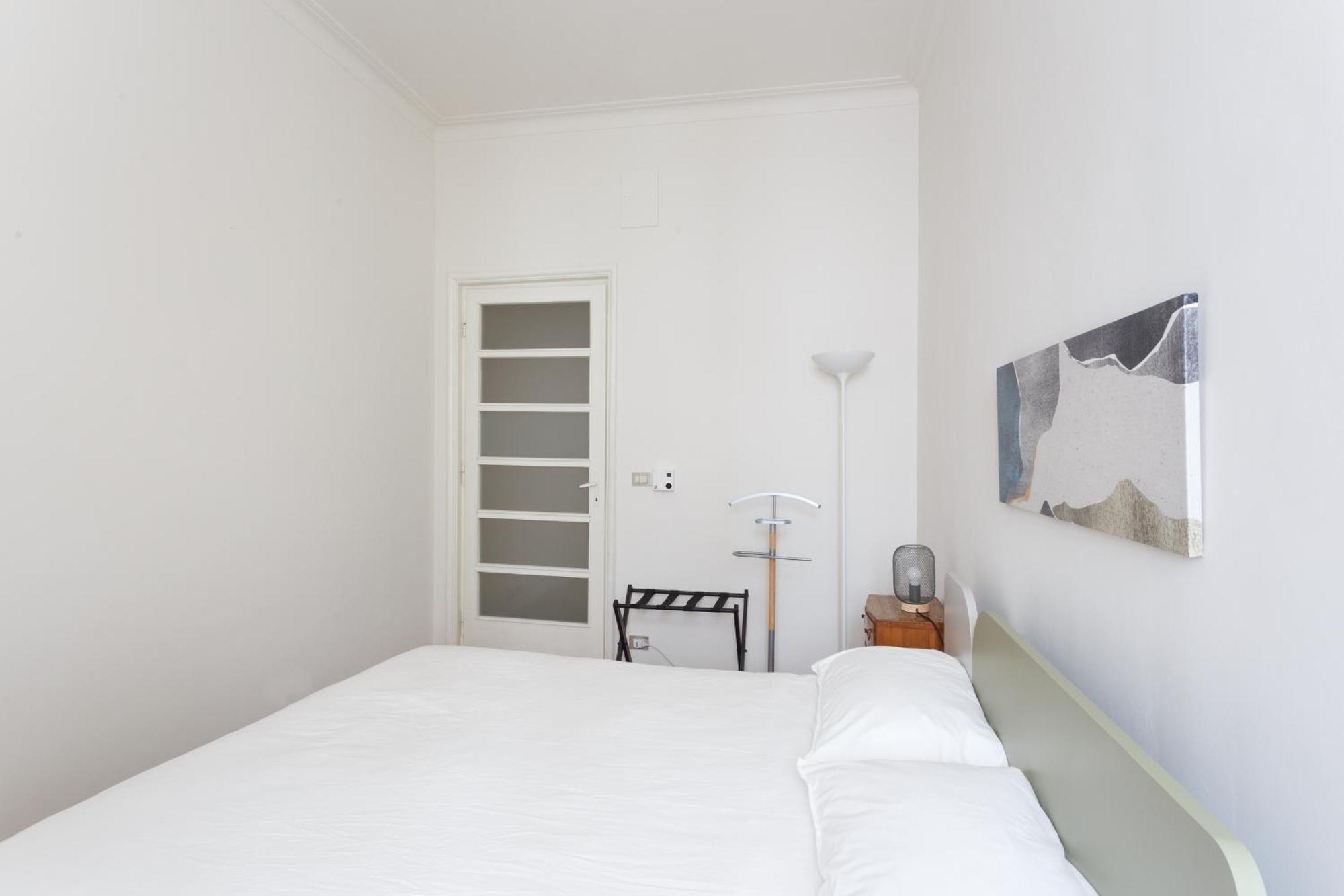 Renovated 3 Bedroom Apartment In The City Center Турин Экстерьер фото