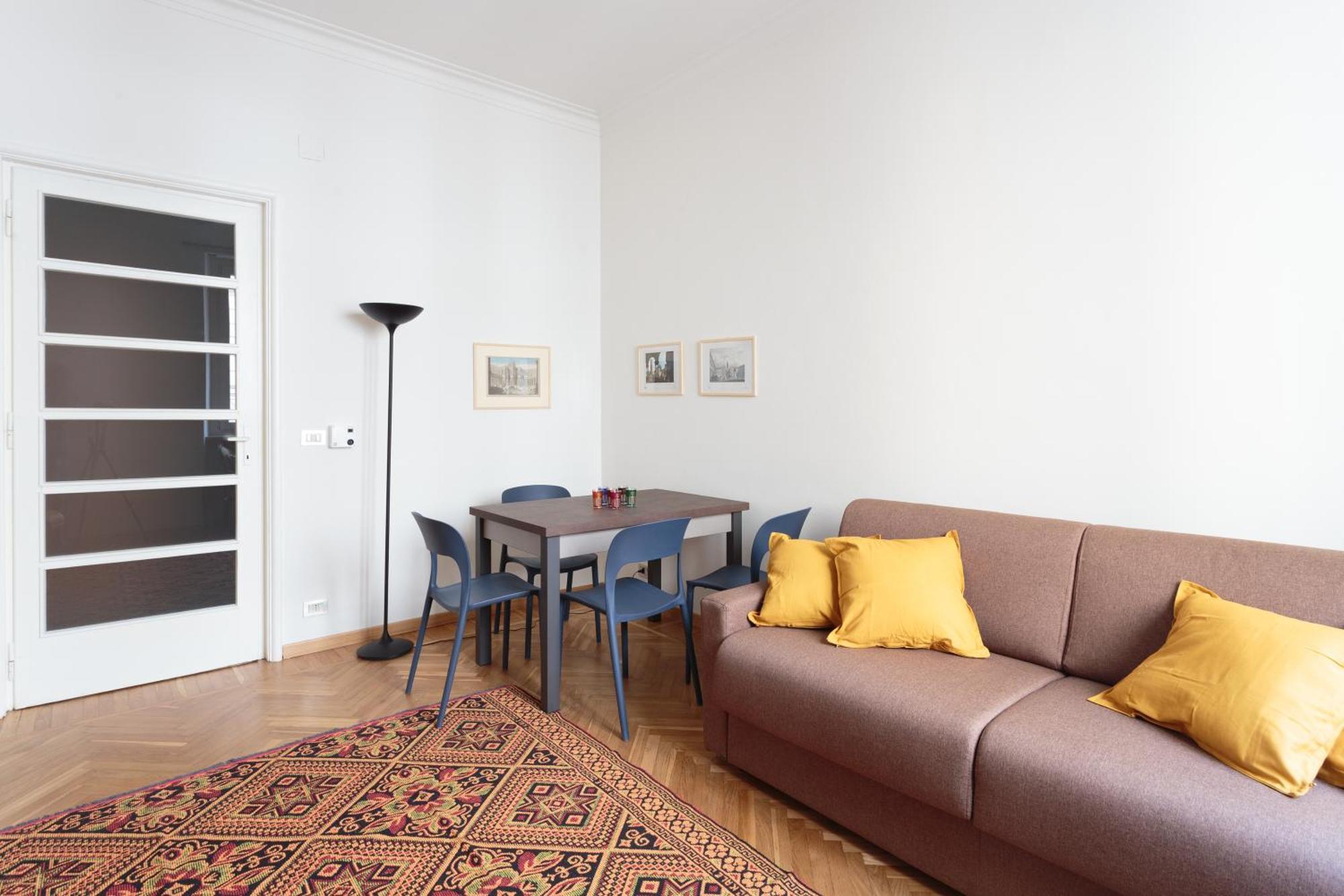 Renovated 3 Bedroom Apartment In The City Center Турин Экстерьер фото